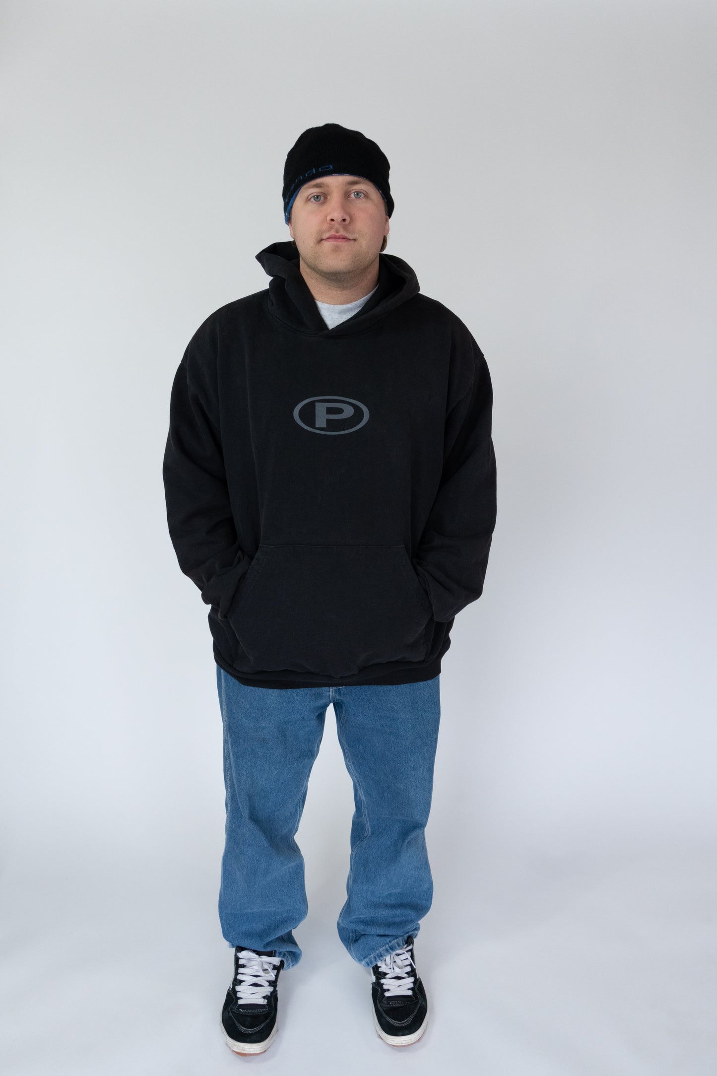 HEAVYWEIGHT P HOODIE "BLACK"